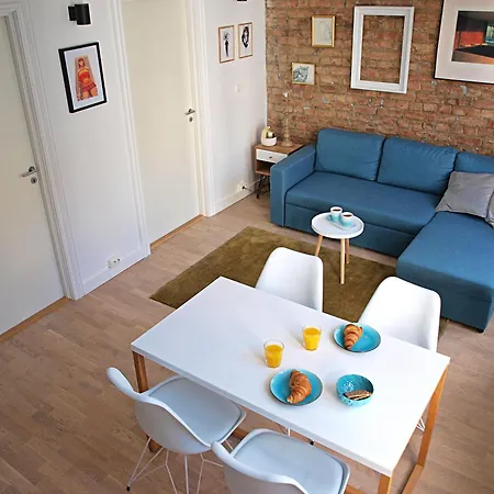 Hideout Apartment *